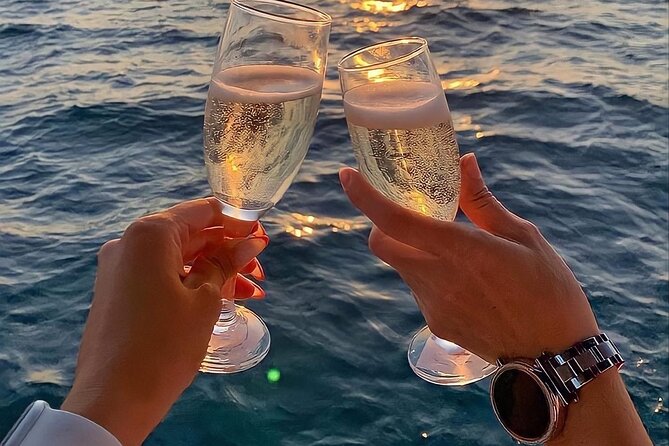 1-Hour Sea Caves and Boat Tour in Ortigia Syracuse - Sunset Aperitif in Syracuse: Why This Small Inclusion Matters