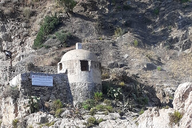 2-Hours Excursion to the Blue Grotto of Taormina in Isola Bella - Getting there: your real challenge is finding the start spot