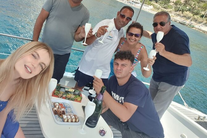 2 Hours Private Boat Tour Isola Bella Taormina Giardini Naxos - Who this tour suits best