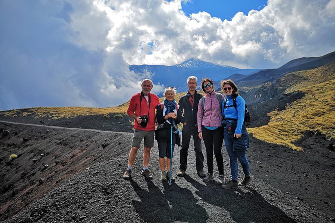 2002 Crater Excursion - Northern Etna - The 2002 Crater route: lava flow, craters, and the eruptive fracture