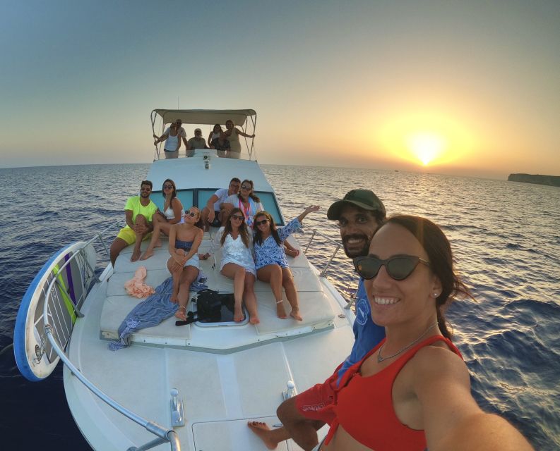 3-hour boat trip at sunset with the sighting Delfini - The Aperitif Phase: Spritz, Appetizers, and a Dimming Horizon