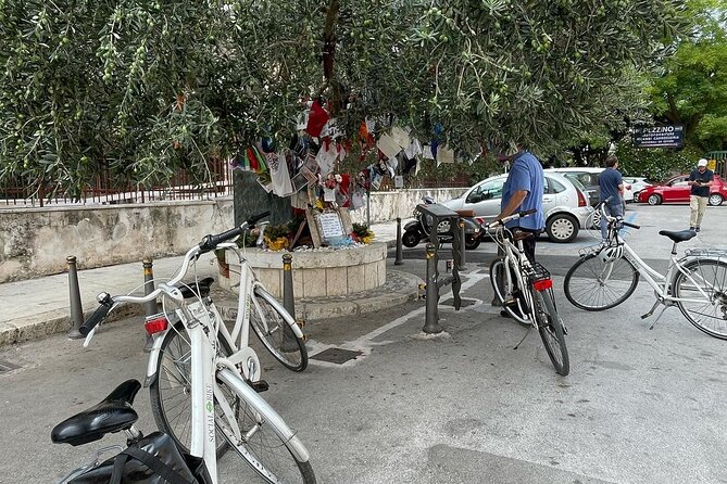 3-Hour Guided Antimafia Bike Tour at Palermo - Why the guide matters: Eduardo and the art of clear context