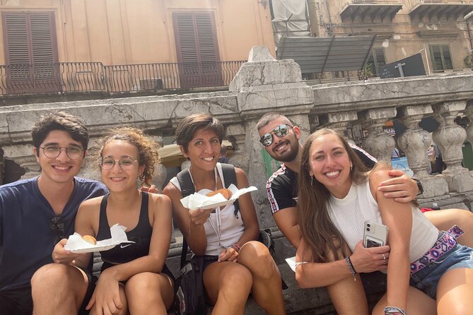 3-hours Guided Tour with tasting in Palermo - Meeting at Discesa dei Giudici and riding with a small group