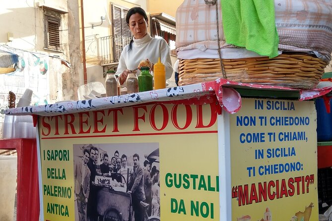 3-hours Street Food Bike Tour in Palermo - Stop 2: La Kalsa street food tasting (the first real bite)
