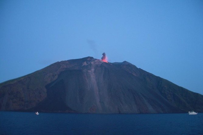 Aeolian Islands Day Trip from Taormina: Stromboli and Panarea - Panarea in about two hours: small island, practical time