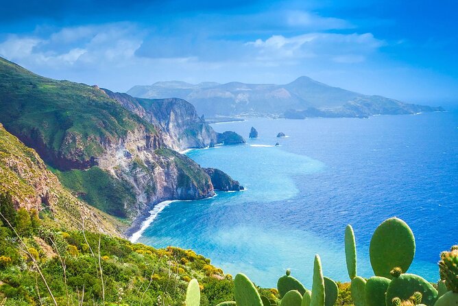 Aeolian Islands - Sailing week with skipper and assistant - Why this Aeolian sailing week feels different