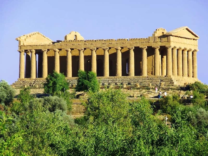 Agrigento: Valley of the Temples Premium Guided Tour - Getting oriented at Porta di Giunone before you step inside