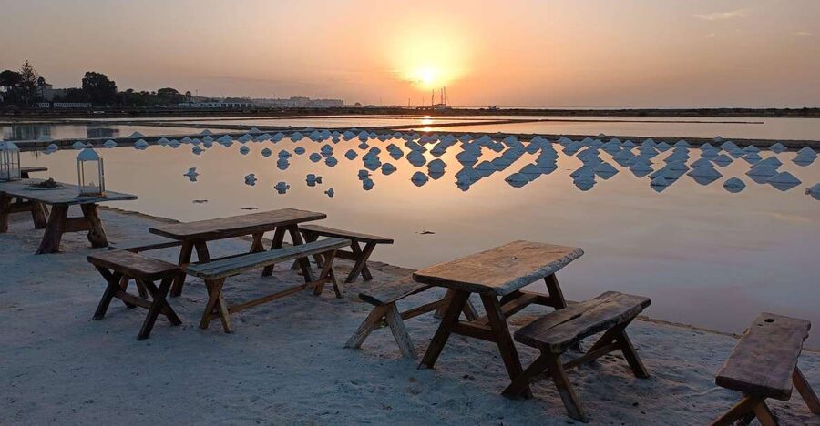 Aperitif in a old tub of salt in Marsala - The Apericena: Four Fish Courses with Local Wine
