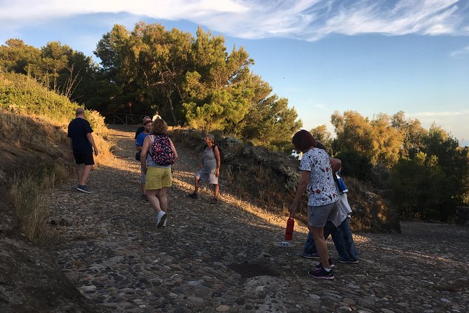 Archaeological excursion to the Rocca della Falconiera in Ustica - Walking along Via Calvario: wars, confinement, and the human names