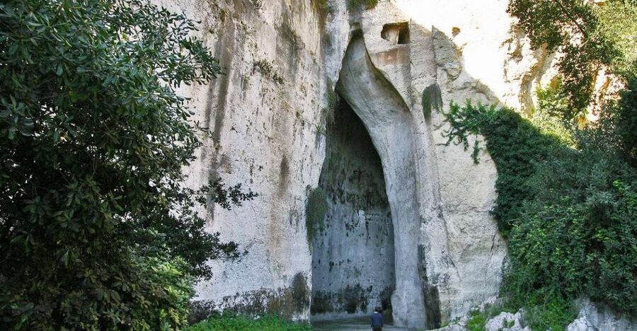 Archaeological Syracuse: Neapolis Park private tour - Latomie del Paradiso: Walking an Ancient Quarry Garden