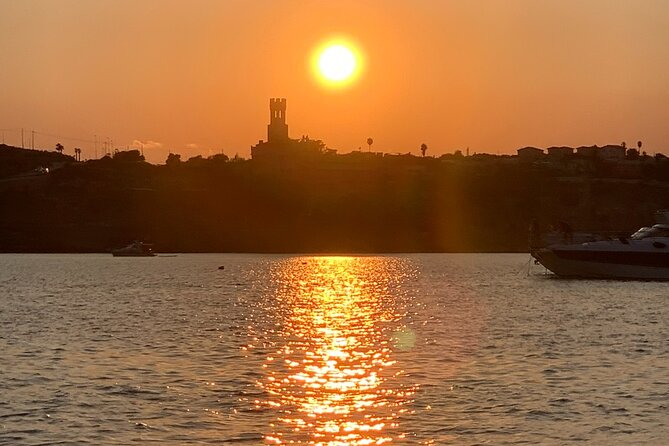 Avola : Sunset Capopassero Vendicari Group Tour with Aperitif - Avola Sunset Sailing: What Makes This 5-Hour Plan Feel Good