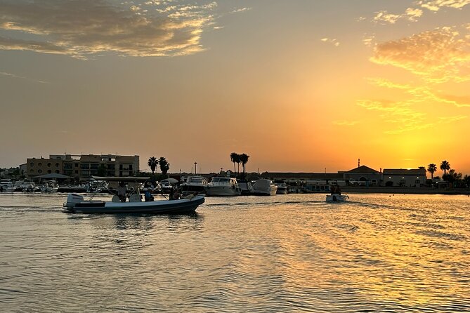 Avola : Sunset Capopassero Vendicari Group Tour with Aperitif - First Stop at Lido di Noto White Rocks (15 Minutes): Quick Photo + Coast Orientation