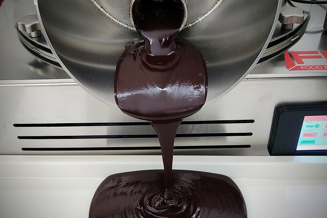 Become a chocolatier for a day, in Modica raw chocolate - Your custom bar: the fun part you can share back home