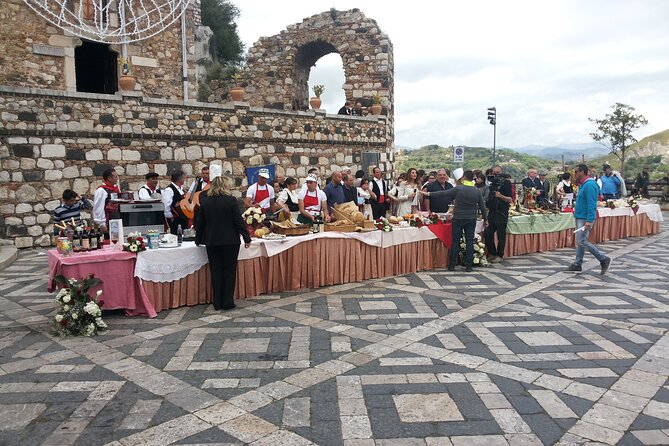Best of Godfather and Taormina Tour with Street Food Tasting - Why this small-group format feels better than a big coach