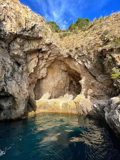 Boat excursion Giardini Naxos Taormina with swimming break - Snorkeling gear and Mediterranean life: manage your expectations