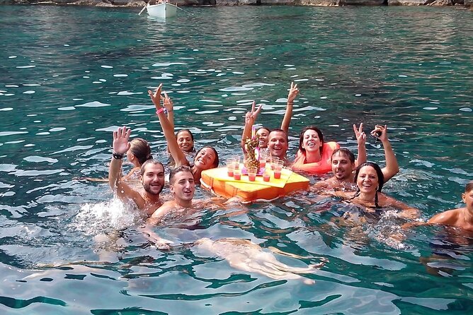 Boat excursion Taormina Giardini Naxos - Giardini Naxos to Taormina by boat: what you’re really buying