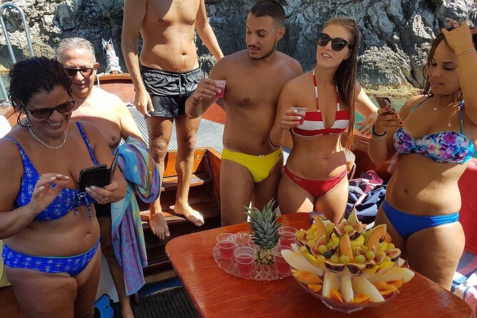 Boat excursion Taormina Giardini Naxos - Bay of sirens swim: how to stay comfortable and avoid surprises