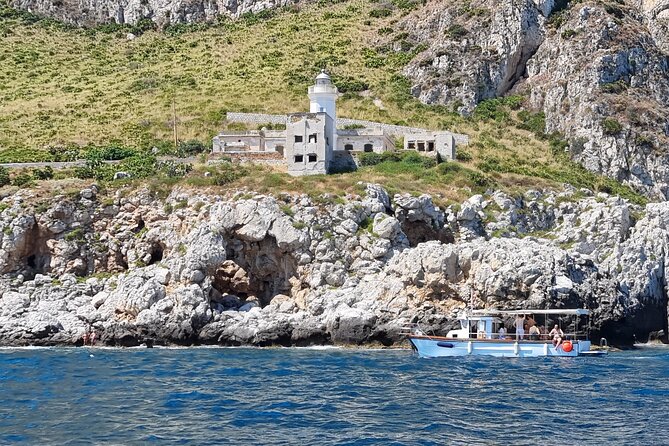 Boat tour in Palermo east - Excursion with aperitif - Castello di Solanto: Norman walls and sea views in 10 minutes