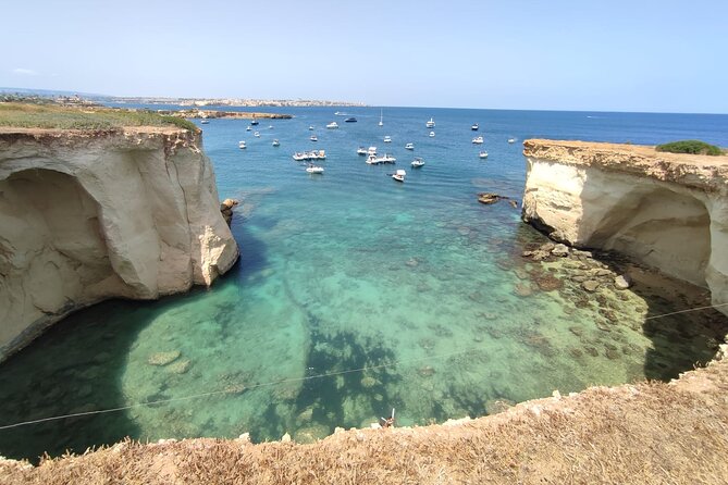 Boat tour in Pillirina, sea caves and Ortigia and prosecco - Sea caves, snorkeling masks, and why conditions make a difference