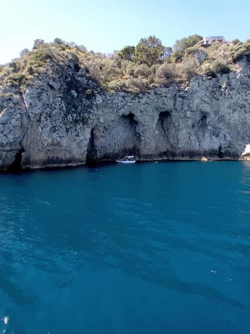 Boat tour:isola bella taormina - The 40-minute swim break: masks, fish, starfish, and a simple pause