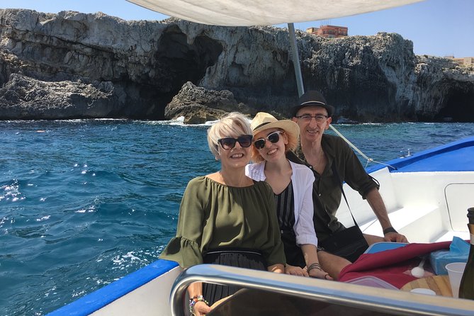 Boat tour of Ortigia Island and sea caves - Sea-cave stops: entering caves and what to expect when conditions change