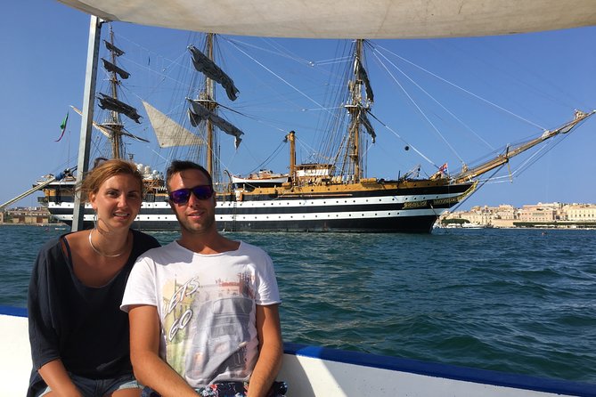 Boat tour of Ortigia Island and sea caves - English guidance that mixes history with real explanations
