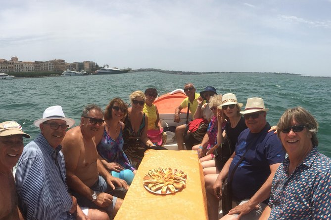 Boat tour of Ortigia Island and sea caves - Meeting at Via Senatore Giuseppe Maielli and getting on the boat fast
