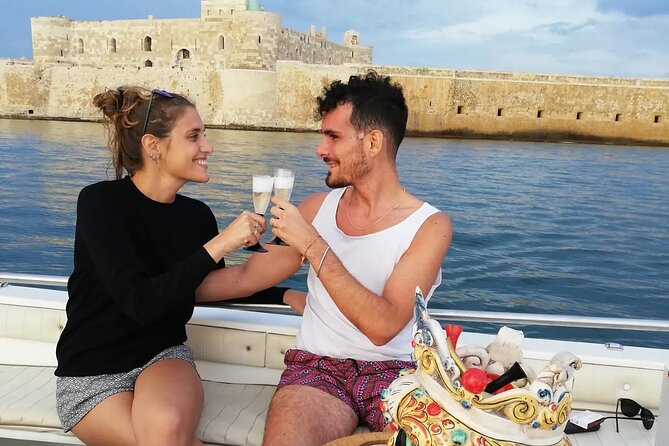 Boat tour of Ortigia, sea caves, Pillirina and snorkeling - Syracuse to Ortigia: what this 2-hour boat day feels like