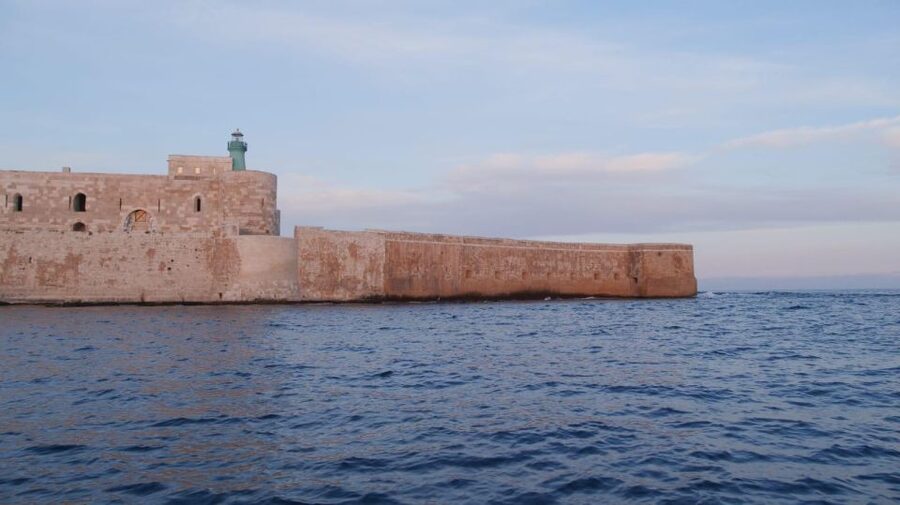 Boat tour of the island of Ortigia and the sea caves - Price and value: $29 for Ortigia’s perimeter plus caves