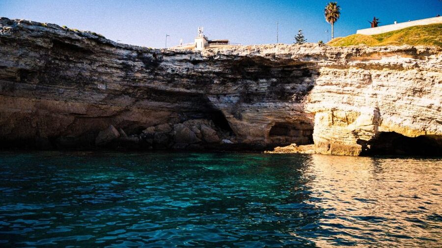 Boat tour of the island of Ortigia and the sea caves - Should you book the Ortigia boat tour with sea caves?