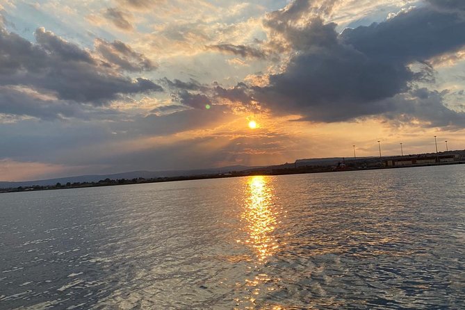 Boat tour Ortigia, sea caves and Pillirina 2h - Quick hits before you go