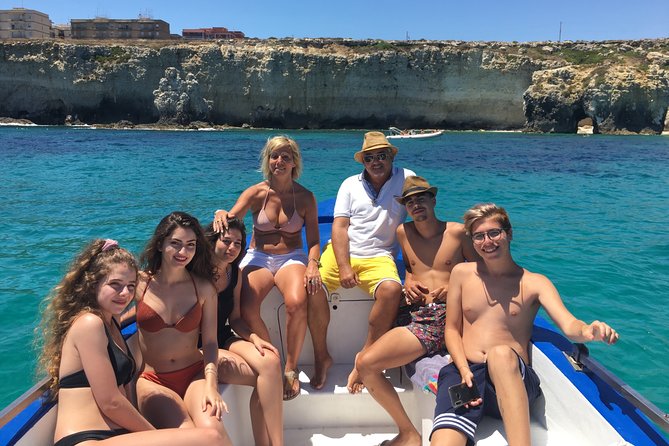 Boat tour Ortigia, sea caves and Pillirina 2h - Marina del Plemmirio and the South Coast to Arenella