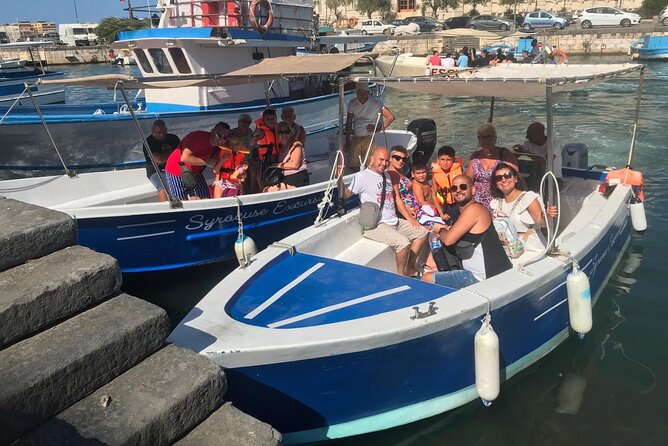 Boat tour Pillirina, sea caves Syracuse and Ortigia - The 1232–1237 Part: How the Guide Turns a Coastline Into a Story