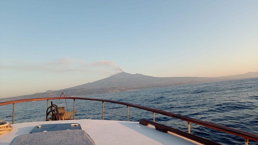 BOAT TOUR WITH APERITIF ON BOARD IN THE CYCLOPS ISLANDS - Timing and What to Expect from a 2-Hour Sunset Cruise