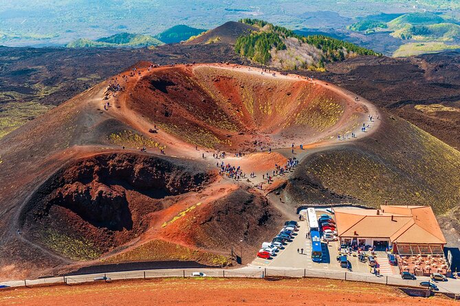 Bus Etna Experience of Italy - Craters Silvestri and Sapienza Refuge: what you actually do for 3 hours