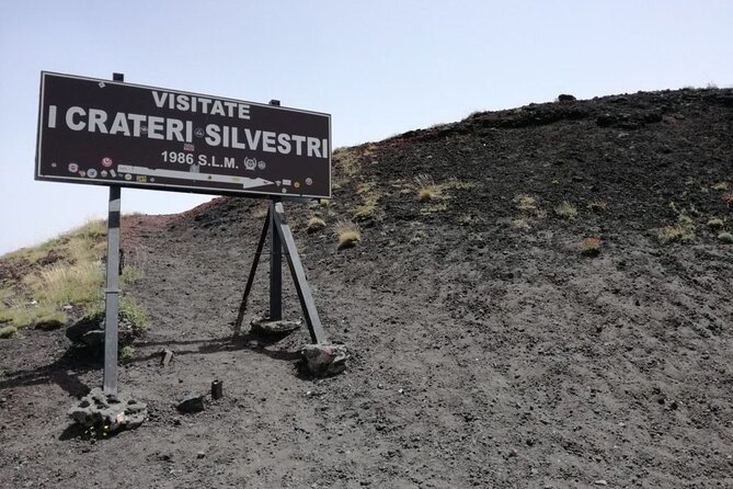 Bus Etna Experience of Italy - Group size, audio guide, and how the narration works in practice