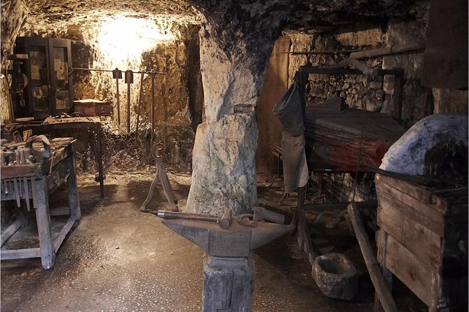 Buscemi - Palazzolo Acreide - Marzamemi Tour - Stop 1: Buscemi Paese Museo and the “work of the past”