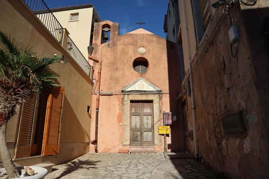 Castellammare del Golfo: Lights and Shadows - Churches and castle: what’s included and why it’s worth your time