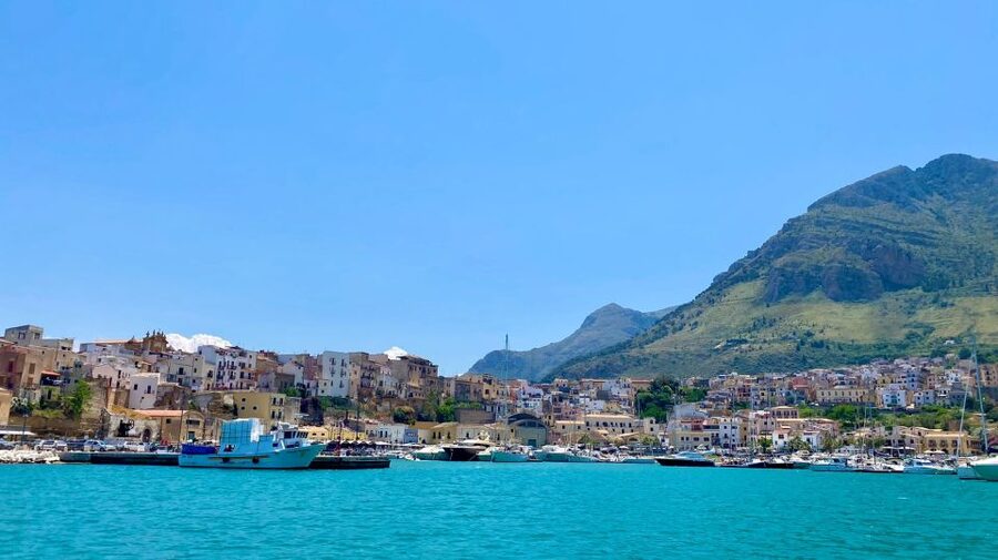 Castellammare del Golfo: Snorkeling Cruise Day Trip - Cala Capreria and the final swim: finishing strong