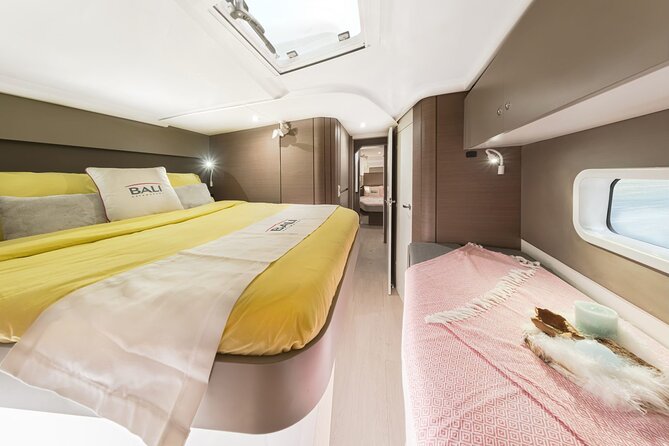 Catamaran trip and overnight stay in Palermo with meals for 8 people - Who this catamaran overnight in Palermo is best for