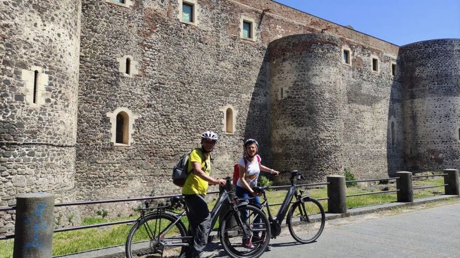 Catania: 4-Hour Guided Bike Tour - Catania Downtown (about 1 hour): Where the Monuments Stack Up