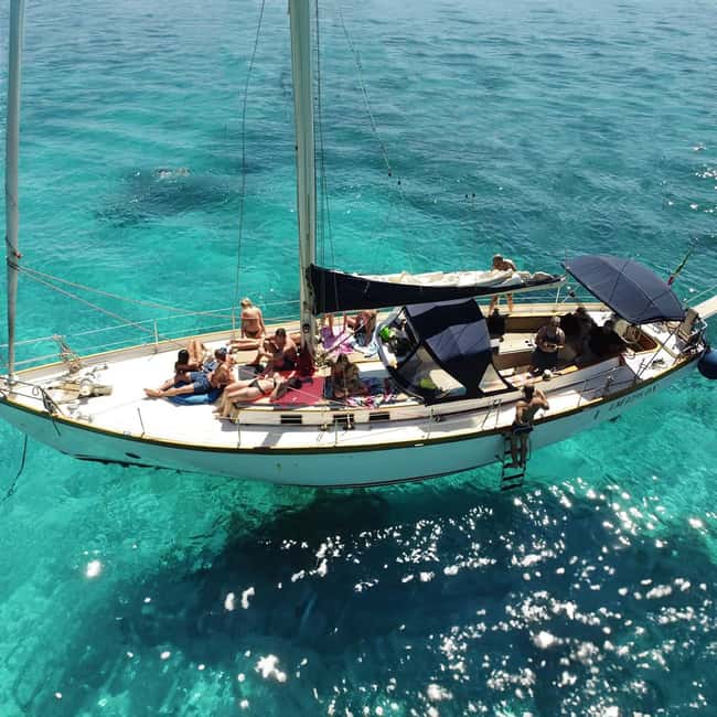 Catania: Boat Trip with Aperitif, Prosecco and Snorkeling - Key highlights at a glance
