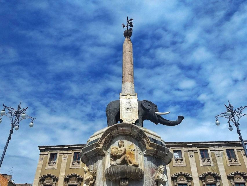 Catania: City Highlights Tour with Guide - Piazza del Duomo and the cathedral dome in real context