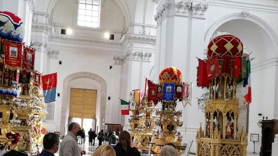 Catania: City Highlights Walking Tour - Finishing at Piazza San Placido: A Clean 2-Hour Circle Back
