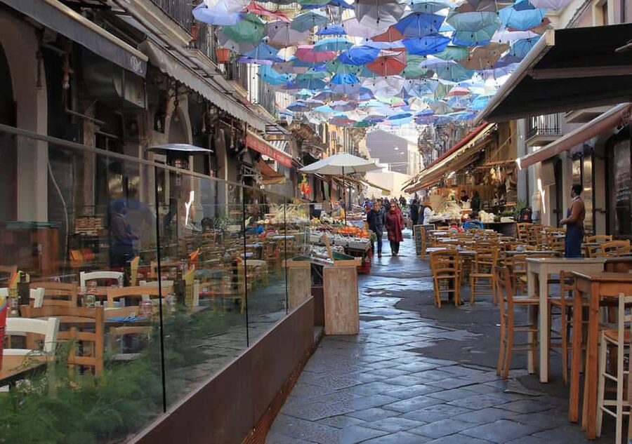 Catania: Guided Street Food Tour with Tastings - Piazza Duomo to the Fish Market: why this tour moves faster than you think