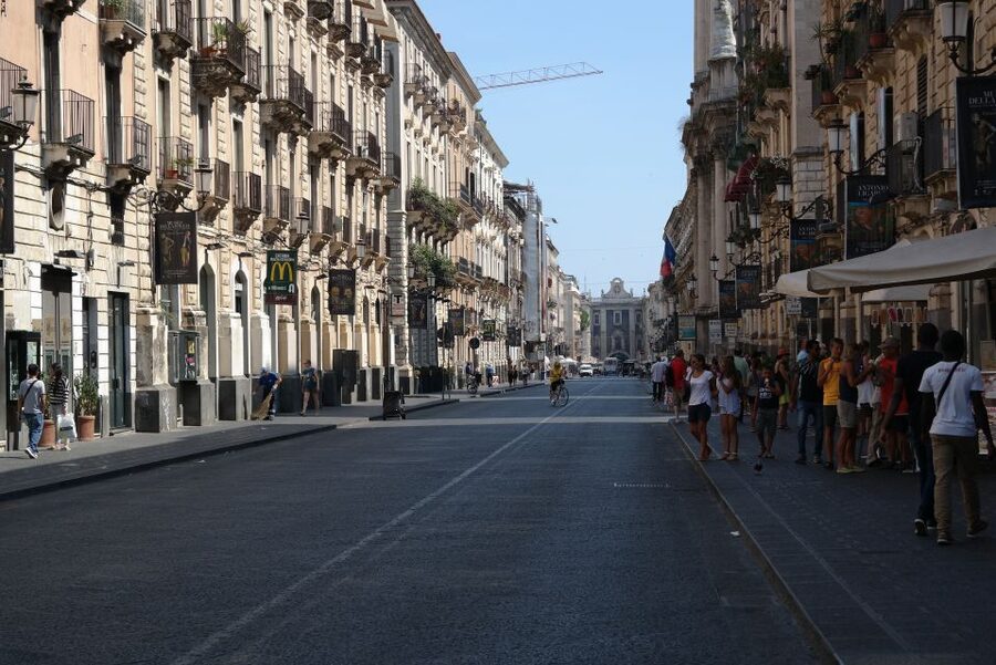 Catania: Guided Street Food Tour with Tastings - Harbor-side meat tastings: what horse meatballs add to the story
