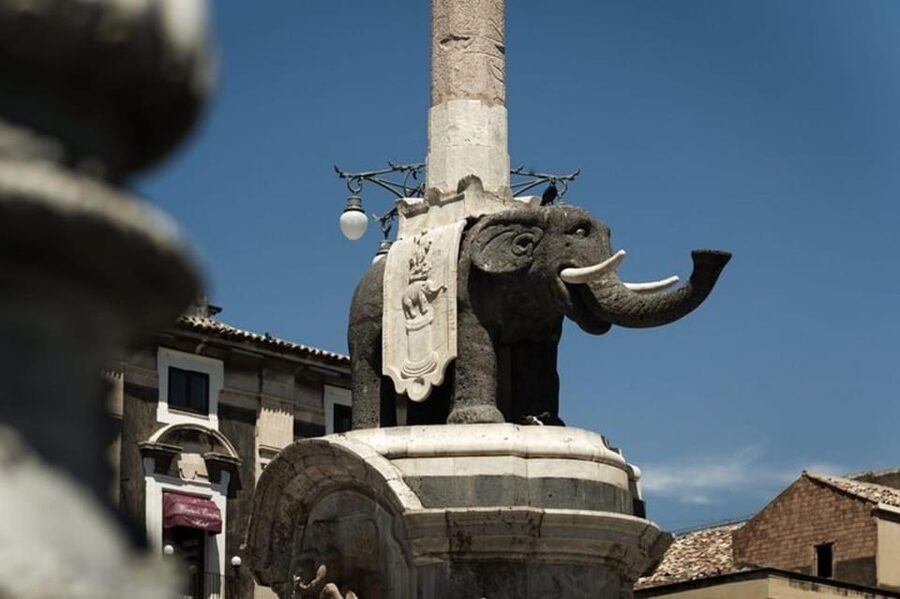 Catania Highlights Walking Tour With A Guide - Meeting points: Via Etnea 22 or Duomo Square