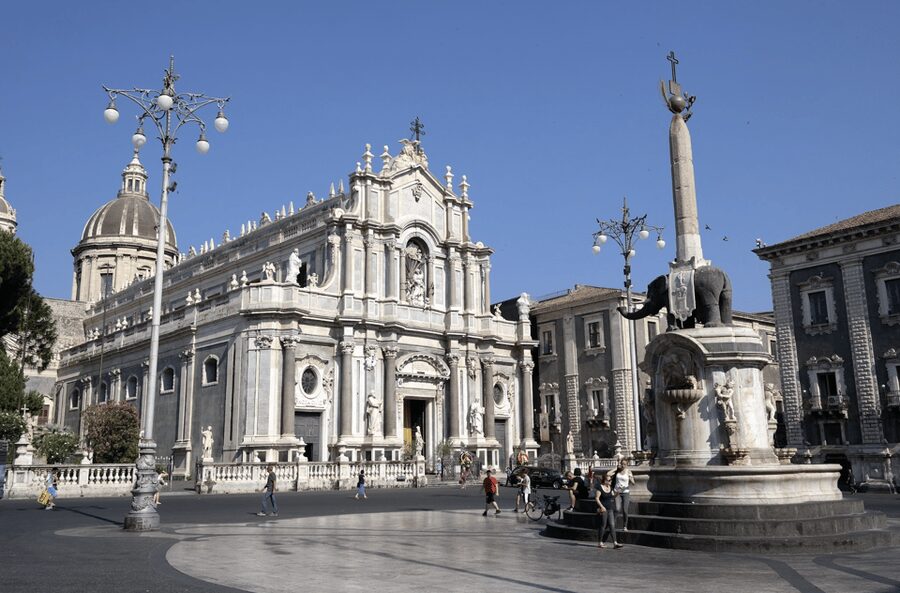Catania Historic center Walking tour - Castello Ursino: history you can walk around