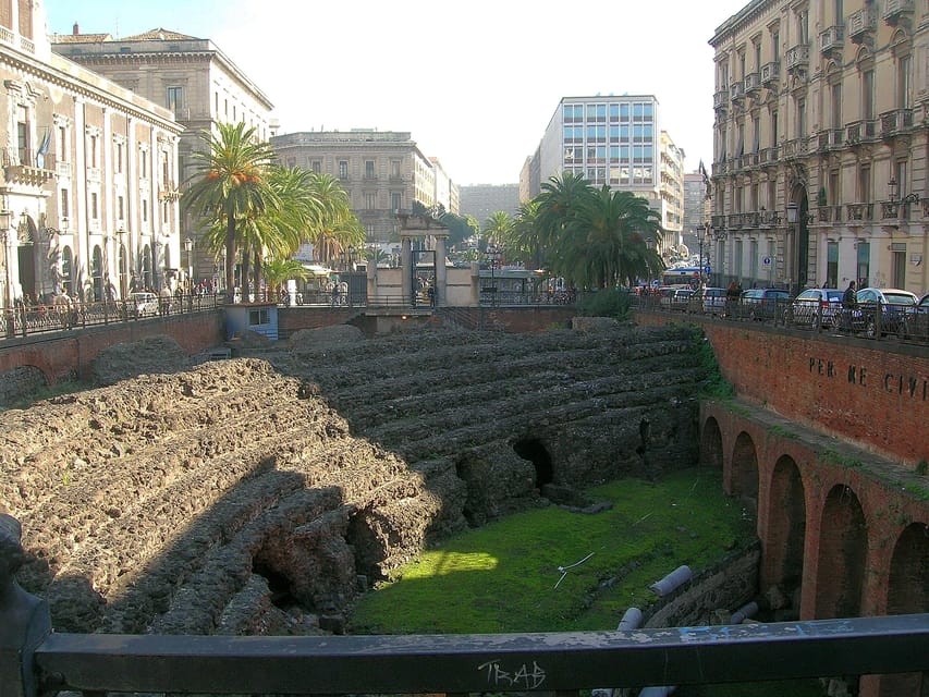 Catania: Hop-On Hop-Off Bus to Acicastello and Acitrezza - Acicastello and its Norman castle: when a short hop-off makes sense