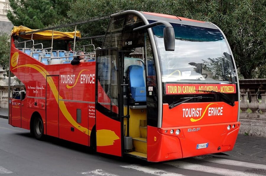 Catania: Hop-On Hop-Off Bus to Acicastello and Acitrezza - Acitrezza and the faraglioni: making the most of your photo and walk time